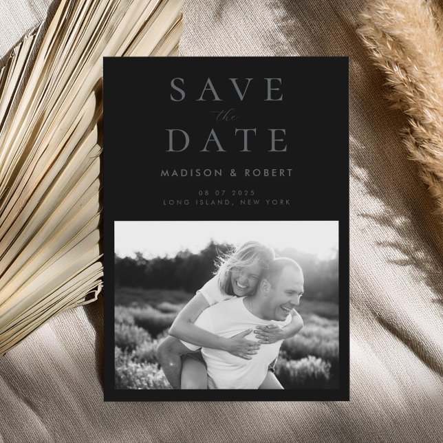 Einfache moderne Matte Black Foto Hochzeit Save The Date (Von Creator hochgeladen)