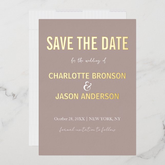 Einfache moderne neutrale Taupe Save the Date Gold Folieneinladung (Briefumschlag)