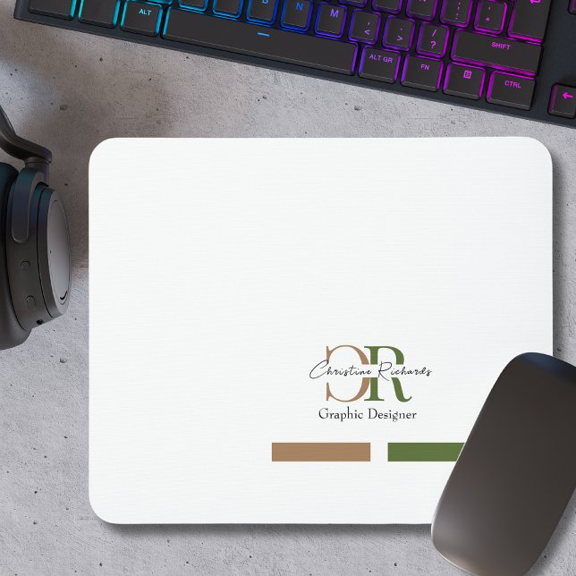 Einfache, moderne Olive Green Gold Monogram Mousepad (Von Creator hochgeladen)