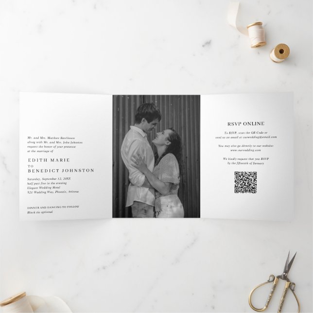 Einfache moderne QR Code Foto Elegante Hochzeit Dreifach Gefaltete Einladung (Innenseite)