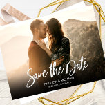 Einfache moderne SkriptWedding speichert das Date- Postkarte<br><div class="desc">Einfache moderne SkriptWedding Save the Date Foto Postcard</div>