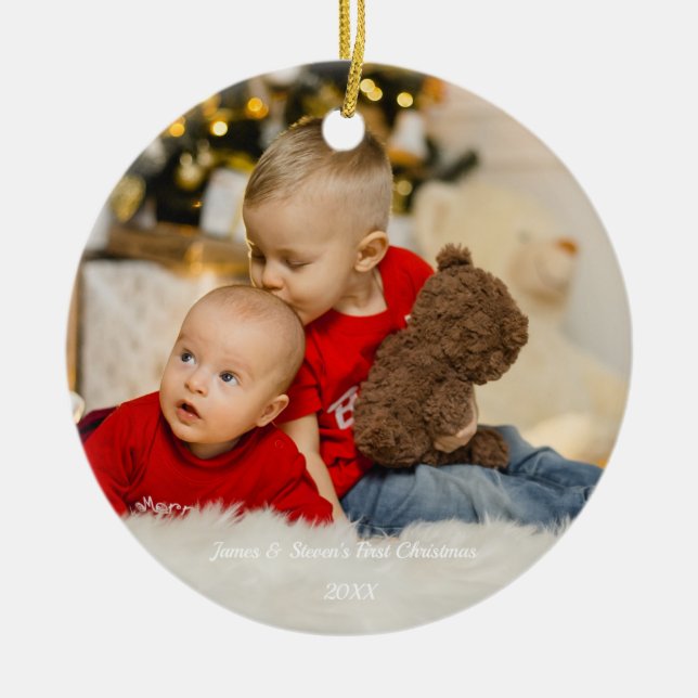 Einfache moderne Twins Erstes Weihnachtsfest Foto Keramik Ornament (Vorne)