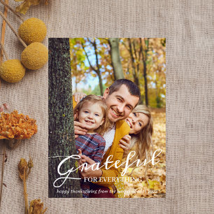 Einfache moderne Typografie Erntedank Familie Foto Feiertagskarte