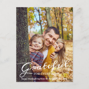 Einfache moderne Typografie Erntedank Familie Foto Feiertagspostkarte