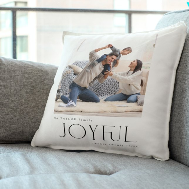 Einfache, moderne und fröhliche Familie 2 Foto Wei Kissen (Snuggle Up with Joy! Personalize Your 'Joyful' Holiday Pillow 🎄🛋️ [Add Your Photo])