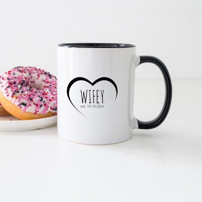 Einfache, moderne Wifey etablierte Date Wedding Ge Tasse (Von Creator hochgeladen)