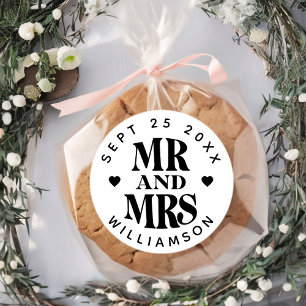 Einfache Mr Mrs Name Datum Hochzeit Herz Gefallen Runder Aufkleber