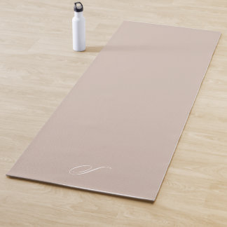 Einfache, neutrale Minimalistische Taubenübung Yogamatte