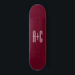 Einfache Paare Initialen | White & Burgund Skateboard<br><div class="desc">Klug,  kühn und modern.</div>