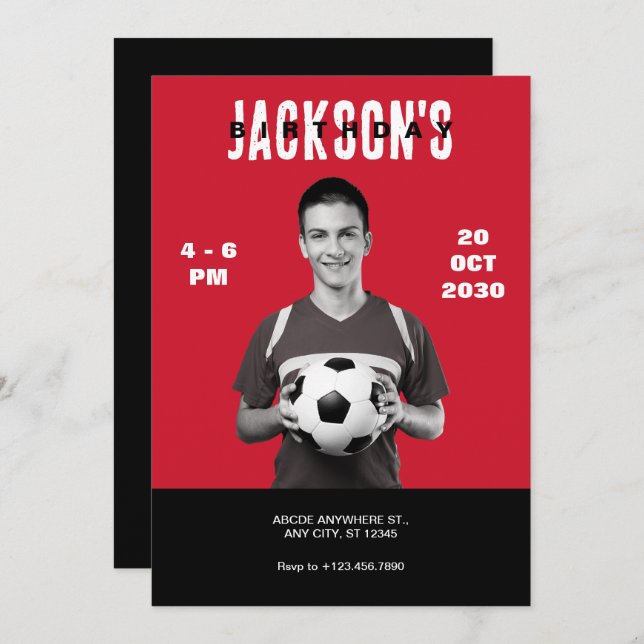 Einfache Red Foto Soccer Magazine Cover Geburtstag Einladung (Vorne/Hinten)