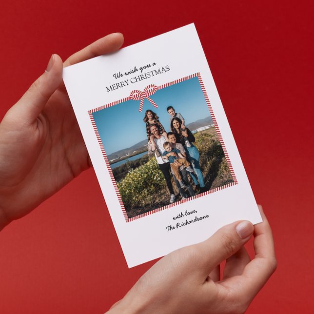 Einfache Red White Strip Bow Foto Weihnachtskarte Einladung (Von Creator hochgeladen)