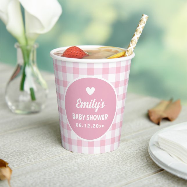 Einfache Retro Girly Pink Gingham Girl Babydusche Pappbecher (In Situ)