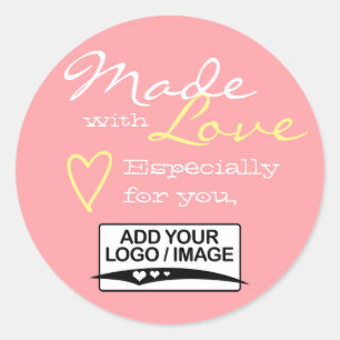 Einfache Rosa Farbe Made with Liebe Logo Template Runder Aufkleber