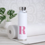 Einfache rosa Moderne Monogramm Trinkflasche<br><div class="desc">Einfache moderne,  erste Monogramm Wasser Flasche. Erstellen Sie Ihre eigene personalisierte Flasche mit eigenem Anfangsnamen.</div>