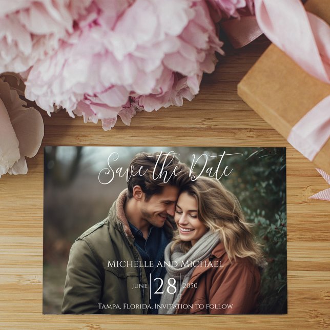 Einfache Save the Date Vorlage (Simple photo Save the Date card with a modern style Wedding date typography. )