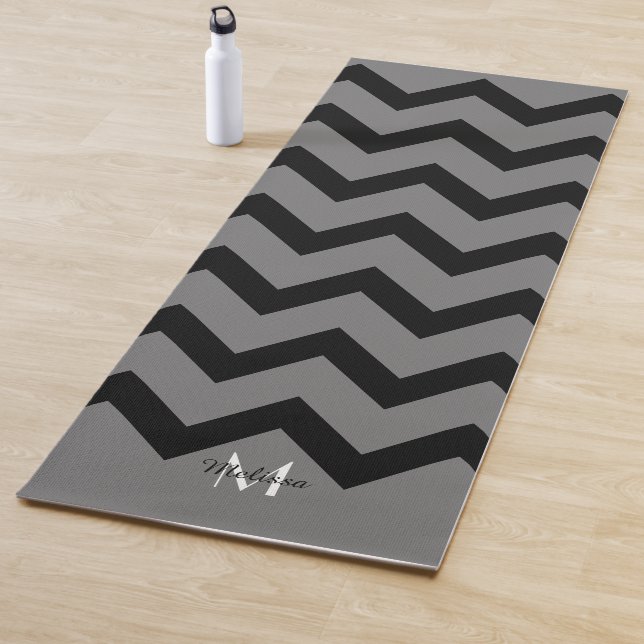 Einfache Schwarz/Grau-Zickzack Monogramm Yogamatte (Beispiel)