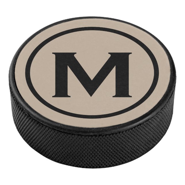Einfache Schwarz-Monogramm-Initial Eishockey Puck (3/4)