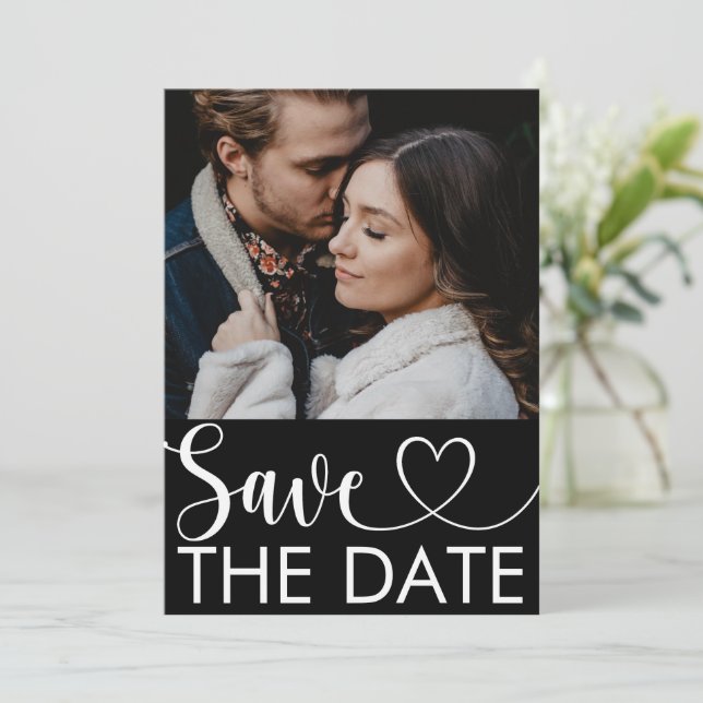 Einfache Schwarz-Weiß-Foto-Flachbildschirm Save th The Date (Stehend Vorderseite)