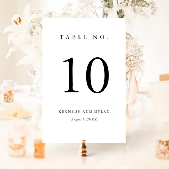 Einfache Schwarz-Weiß-Hochzeit Tischnummer (Simple elegant typography wedding table numbers.)