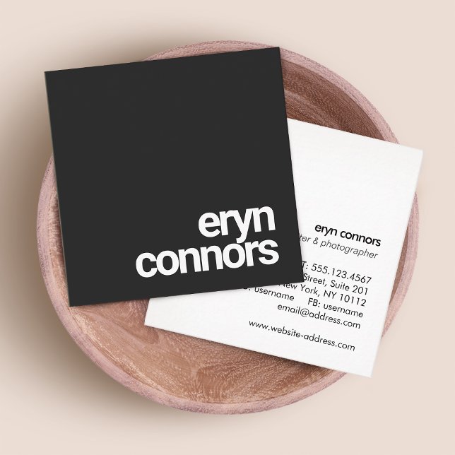 Einfache schwarze Fett-Moderne Typografie Quadratische Visitenkarte (Von Creator hochgeladen)