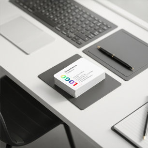 Einfache schwarze, weiße vertikale Logo-Geschäftsk Visitenkarte