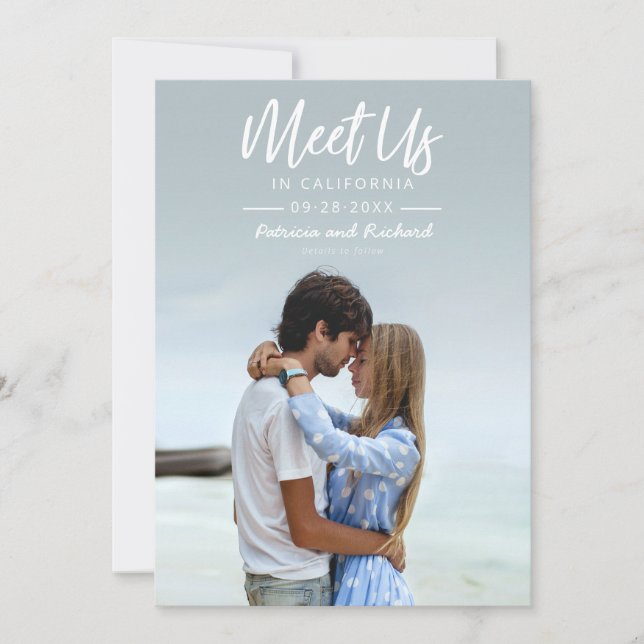 Einfache Skripte treffen uns in Save the Date Foto Einladung (Vorderseite)