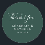 Einfache Smaragdweiße Texthochzeit Runder Aufkleber<br><div class="desc">Mit unserem einfachen Emerald White Text Wedding Classic Round Sticker fügen Sie Ihrem Hochzeitsdekor eine elegante Touch hinzu. Dieser Aufkleber mit einem smaragdgrünen Hintergrund und knusprigen weißen Texten eignet sich hervorragend zum Abdichten von Hochzeitseinladungen, zum Dekorieren von Gefälligkeitsboxen oder zum Hinzufügen einer persönlichen Touch zu einem Hochzeitsgeschenk. Das minimalistische und...</div>