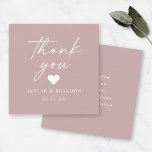 Einfache Solid Color Dusty Mauve Wedding Vielen Da Mitteilungskarte<br><div class="desc">Einfache Minimalistische Solid Color Dusty Mauve Hochzeit Dankeschön Karten. Diese moderne Hochzeit oder jedes Ereignis Dankeschön Card Design ist einfach und minimal mit einem Schlichten Solid Color Background und trendigen Signatur-Kalligraphie-Skript-Schriftart. Fügen Sie den benutzerdefinierten Text auf der Rückseite hinzu. Die neue Farbpalette für Hochzeiten. Die Chic Minimal Wedding Kollektion wird...</div>