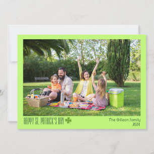 Einfache St. Patrick's Day Shamrocks Familienfoto  Feiertagskarte