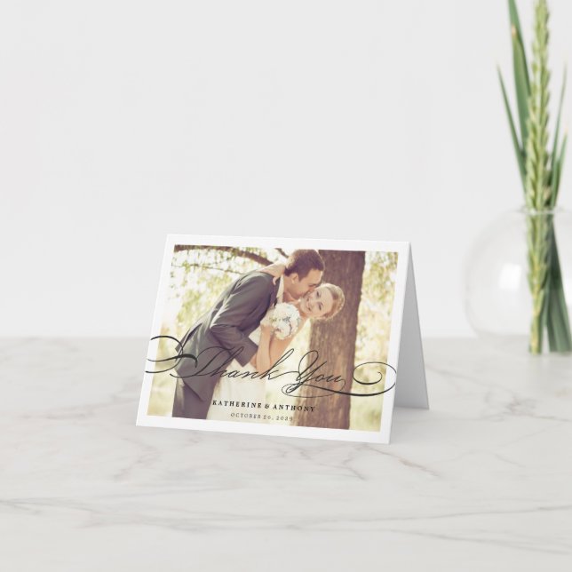 Einfache, stilvolle Black Classic Script Foto Wedd Dankeskarte (Vorderseite)