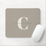 Einfache stilvolle Chic Monogram Name in Taupe Bro Mousepad<br><div class="desc">Einfache,  stilvolle Chic Monogram Name in Taupe Brown Mouse Pad</div>