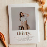 Einfache Taupe Brown Minimal Foto 30. Geburtstag Einladung<br><div class="desc">Einfache Taupe Brown Minimal Foto 30. Geburtstag Einladung</div>