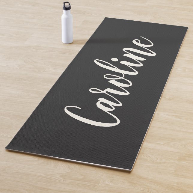 Einfache trendy Chic Black Calligraphy Personalisi Yogamatte (Beispiel)