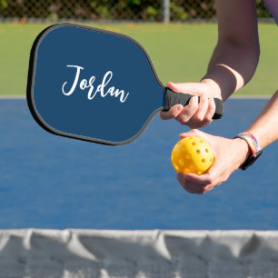 Einfache trendy Skriptname mit der rechten Hand de Pickleball Schläger
