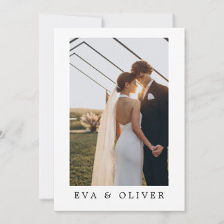 Einfache Typografie-Couple-Foto-Hochzeitseinladung Einladung