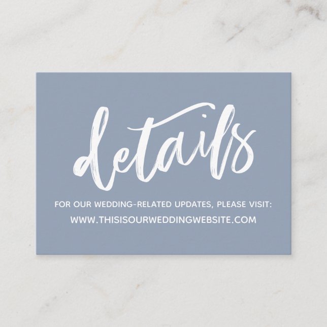 Einfache Typografie Dusty Blue Wedding Details Begleitkarte (Vorderseite)