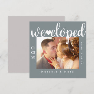 Einfache Typografie-Herzen-Elopement-Fotokarte Karte