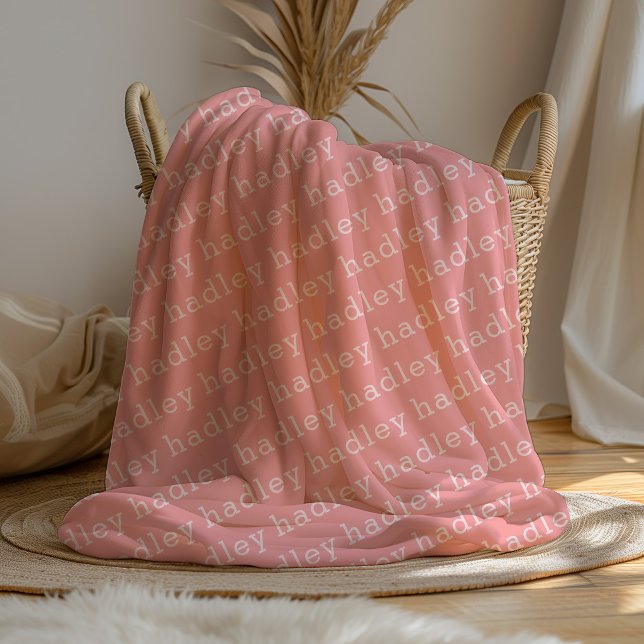 Einfache Typografie Namens Fleece Decke (A personalized pink name blanket.)