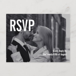 Einfache und minimale Typografie Hochzeit RSVP Pos Einladungspostkarte