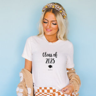 Einfache und schicke Klasse von 2023 mit Cap und T T-Shirt