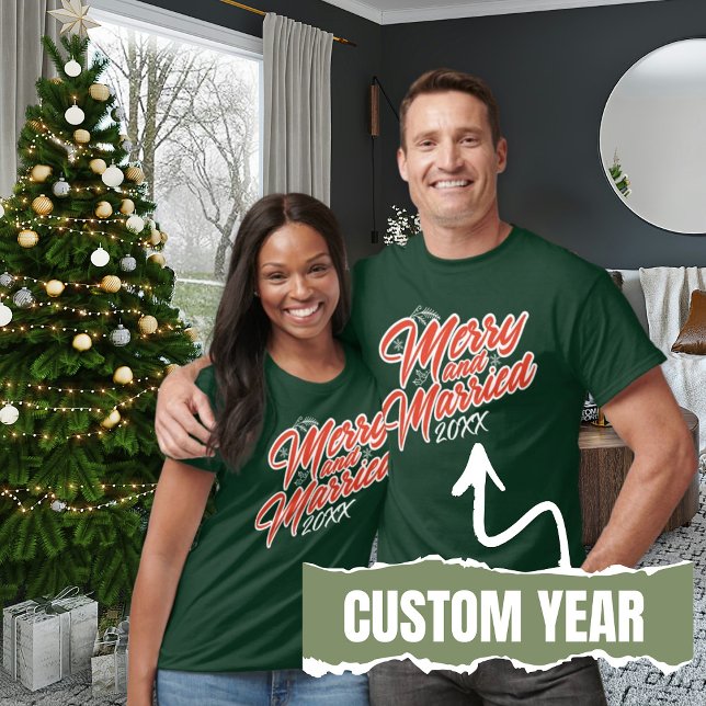 Einfache und Verheiratete Skripterstellung Jahr ro T-Shirt (Merry and Married Script Custom Year Red and Green T-Shirt)