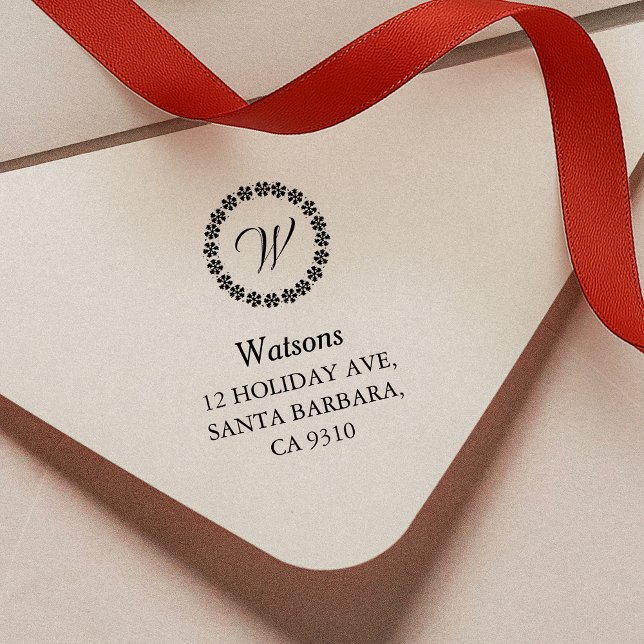 Einfache Weihnachtsschneeflocken-Familienadresse Permastempel (Christmas return address stamp with snowflake crest monogram and your custom name and address)