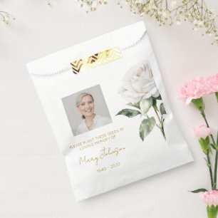 Einfache weiße Rosen-Foto-Trauer-Samen Geschenktütchen