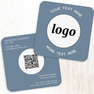 Einfacher Logo- und Text-QR-Code Staubblau Grau Quadratische Visitenkarte