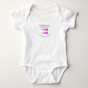 einfacher minimaler Text zum Hinzufügen Ihres Logo Baby Strampler