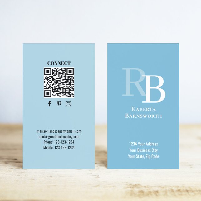 Einfacher Monogramm-QR-Code Blau | Verbinde dich m Visitenkarte (Blue business cards with monogram and scannable QR code.)