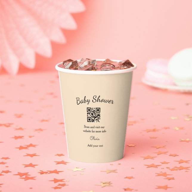 Einfacher rosa QR-Code für Babyparty, Name-Text hi Pappbecher (Insitu)