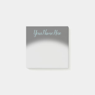 Einfacher schwacher grauer Hintergrund und Post-it Klebezettel