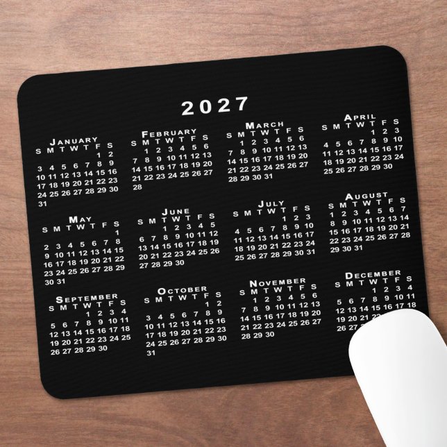 Einfacher Schwarz-Weiß-Kalender 2027 Mousepad (Simple Black and White 2027 Calendar Mouse Pad in situ)