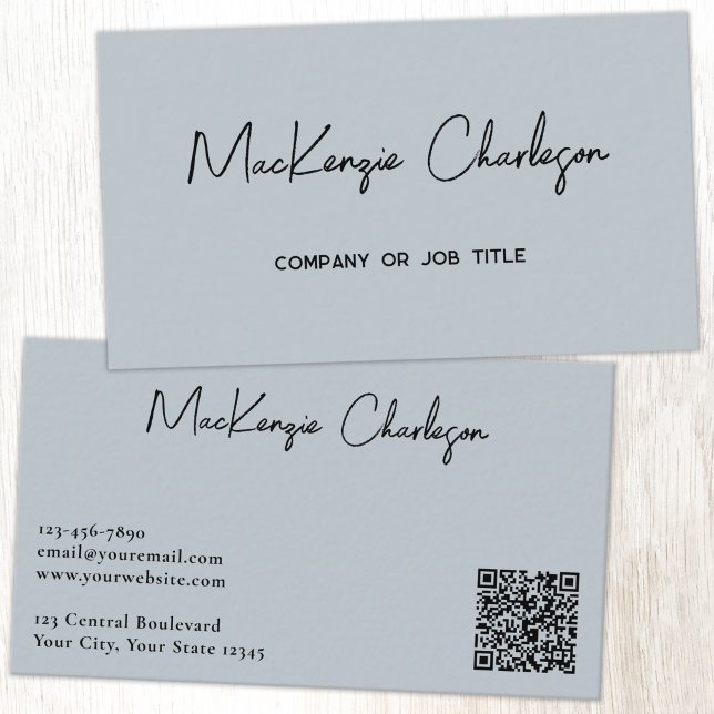 Einfacher Skriptname und Text QR-Code Pulverblau Visitenkarte (Simple modern script minimalist business card with QR code in light powder blue)